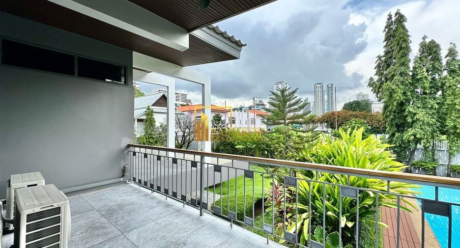 À louer 4 chambres villa à Watthana, Bangkok