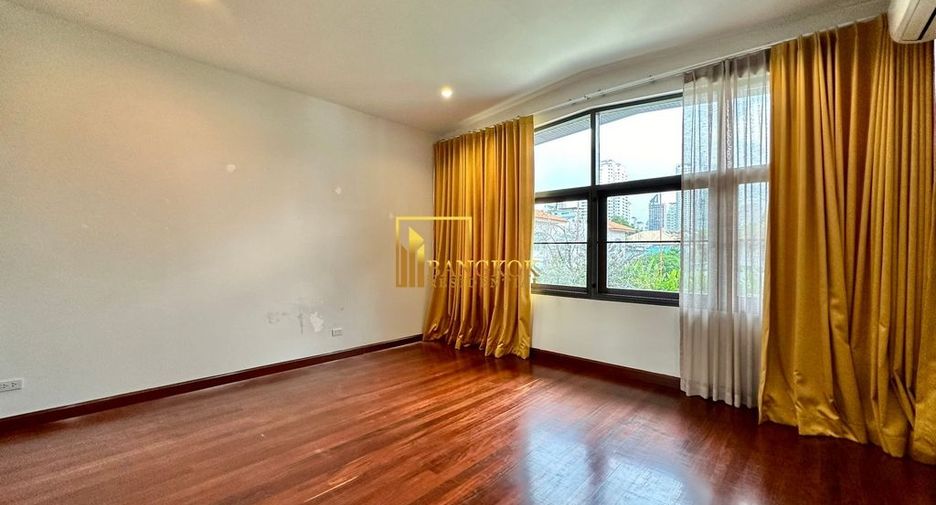 À louer 4 chambres villa à Watthana, Bangkok