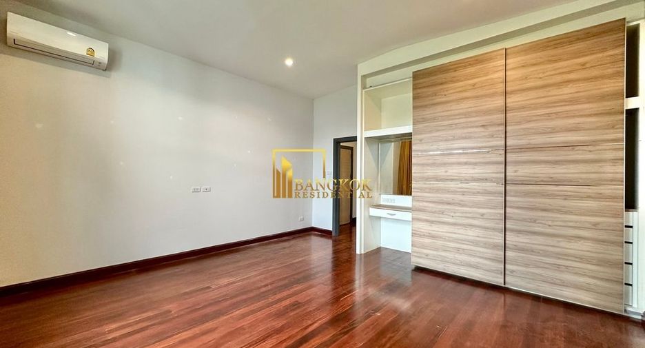 À louer 4 chambres villa à Watthana, Bangkok