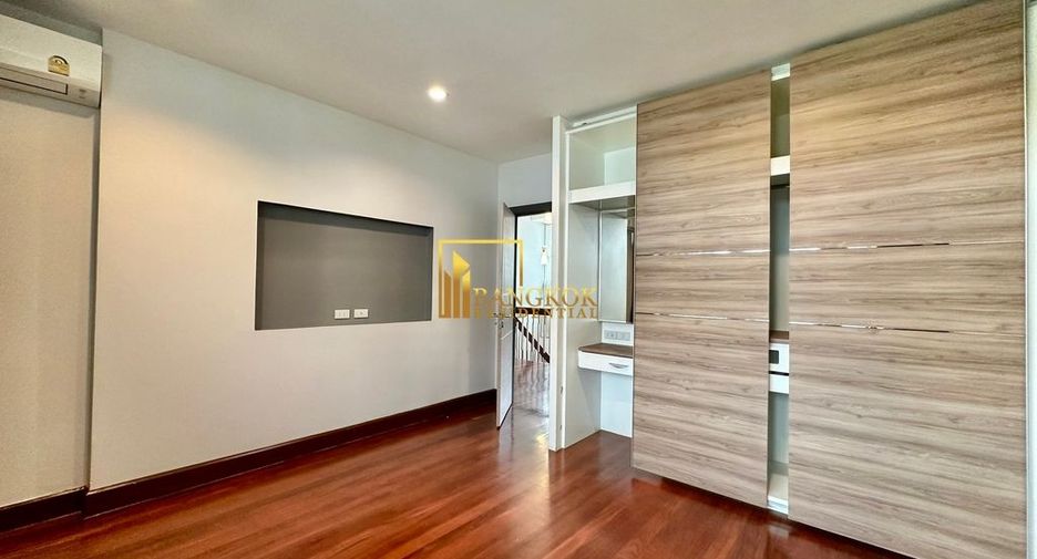 À louer 4 chambres villa à Watthana, Bangkok