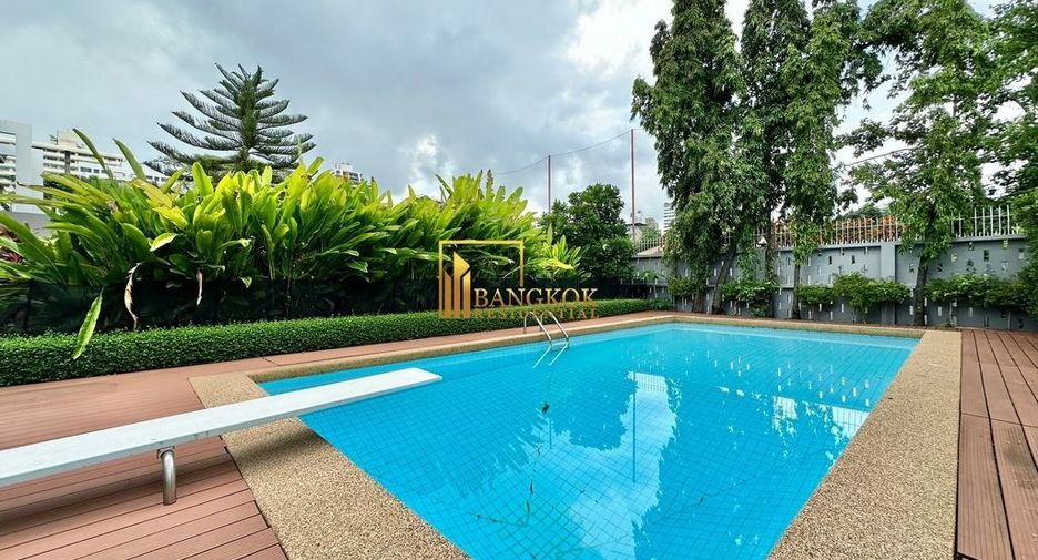 À louer 4 chambres villa à Watthana, Bangkok