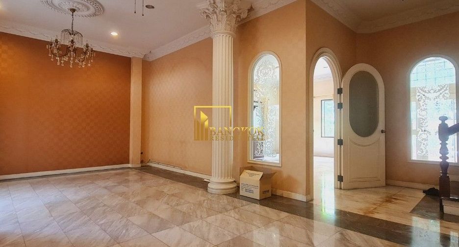 For rent 4 ベッドルーム house in Khlong Toei, Bangkok