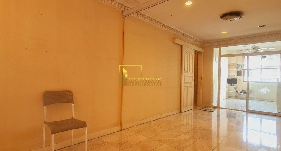 For rent 4 ベッドルーム house in Khlong Toei, Bangkok