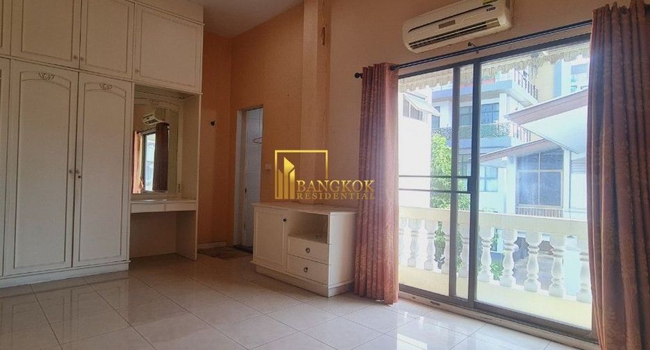 For rent 4 ベッドルーム house in Khlong Toei, Bangkok