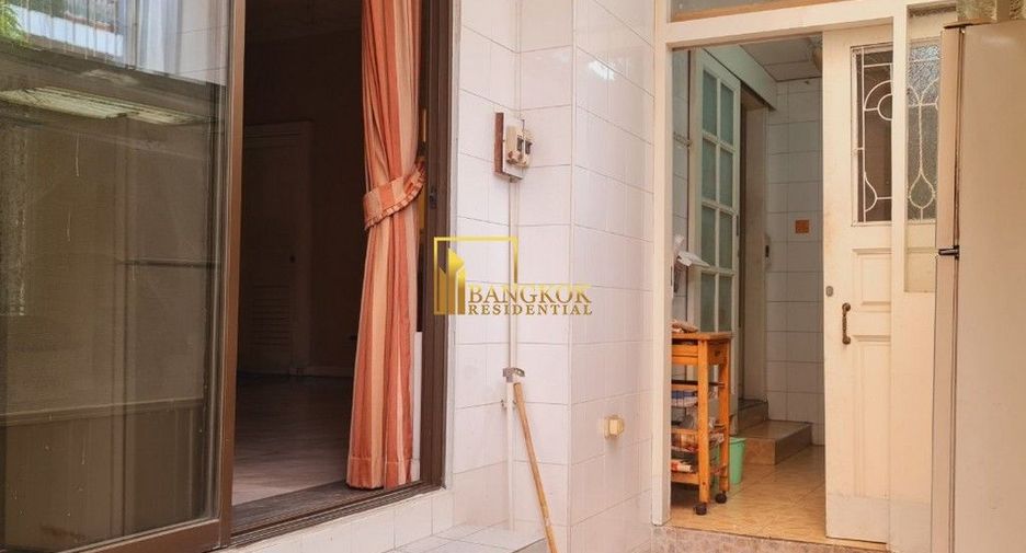For rent 4 ベッドルーム house in Khlong Toei, Bangkok