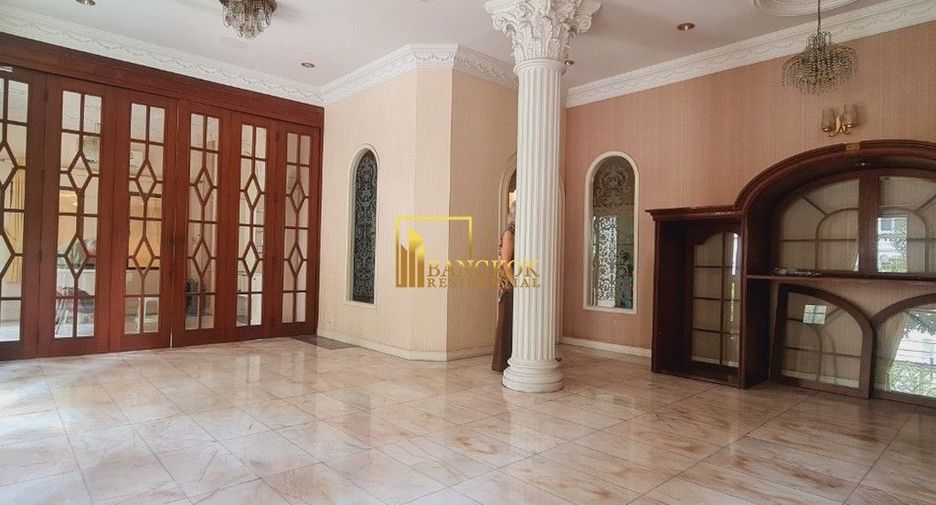 For rent 4 ベッドルーム house in Khlong Toei, Bangkok