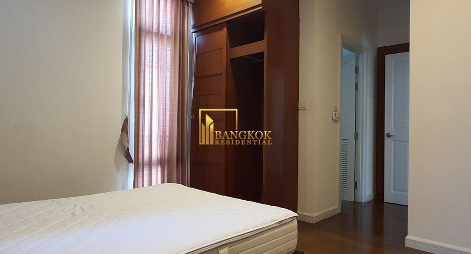 À louer 4 chambres maison à Watthana, Bangkok