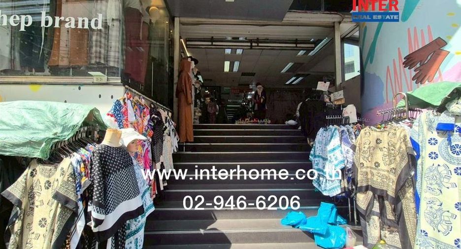 For sale retail Space in Ratchathewi, Bangkok