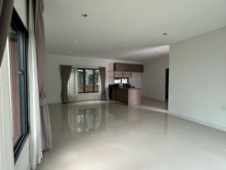 出租 4 卧室 独立屋 在 Bang Phli, Samut Prakan