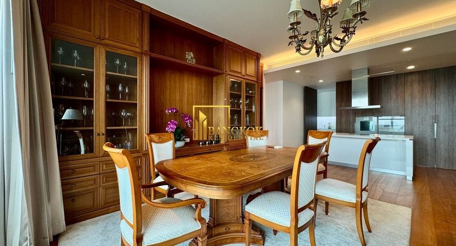 Condo en alquiler de 3 habitaciones en Pathum Wan, Bangkok