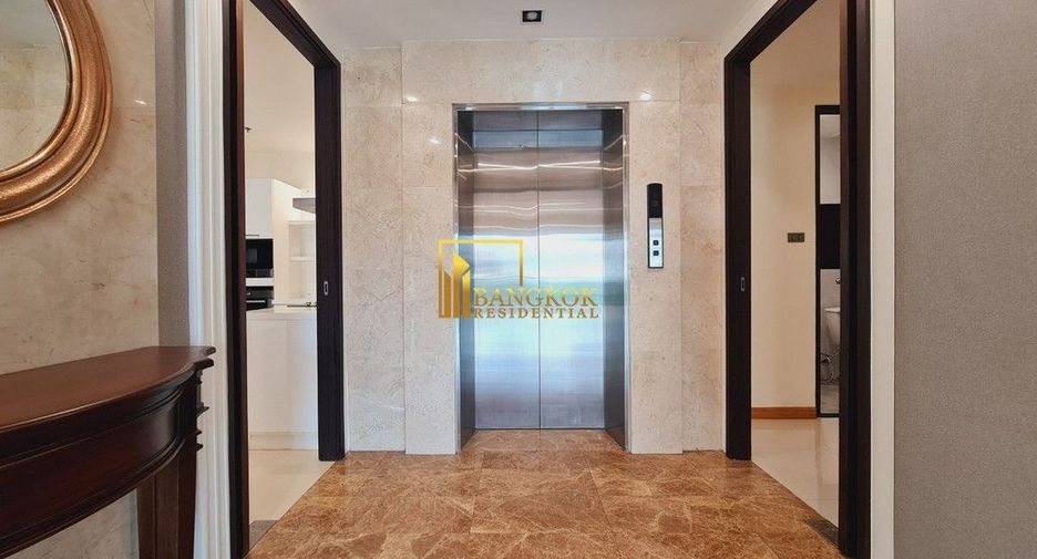Condo en alquiler de 4 habitaciones en Khlong Toei, Bangkok