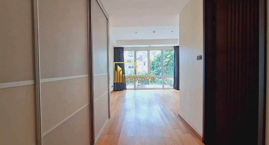Condo en alquiler de 4 habitaciones en Khlong Toei, Bangkok