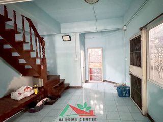 Casa adosada en venta de 2 habitaciones en Krathum Baen, Samut Sakhon