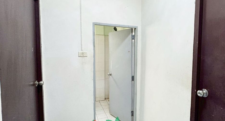 Reihenhaus zum Kauf mit 2 Zimmer in Krathum Baen, Samut Sakhon