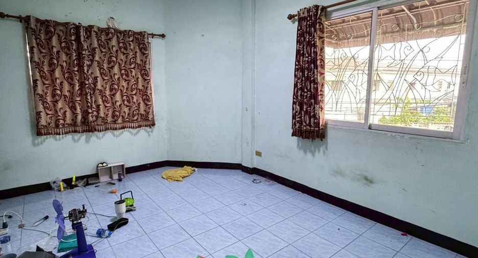 Reihenhaus zum Kauf mit 2 Zimmer in Krathum Baen, Samut Sakhon