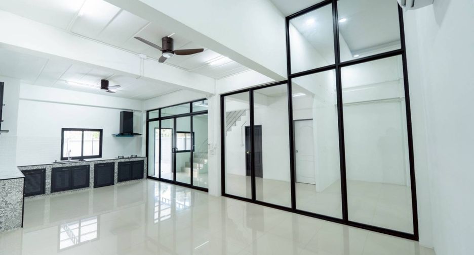 出售 6 卧室 商业空间 在 Bang Bua Thong, Nonthaburi