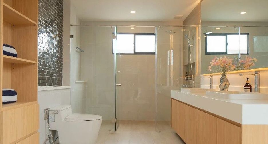 Haus zur Miete und zum Kauf mit 5 Zimmer in Bang Lamung, Chonburi