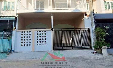 Reihenhaus zum Kauf mit 4 Zimmer in Bang Bua Thong, Nonthaburi