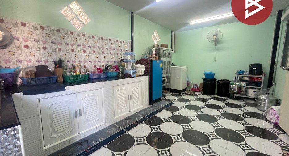 For sale 3 bedrooms townhouse in Khlong Luang, Pathum Thani