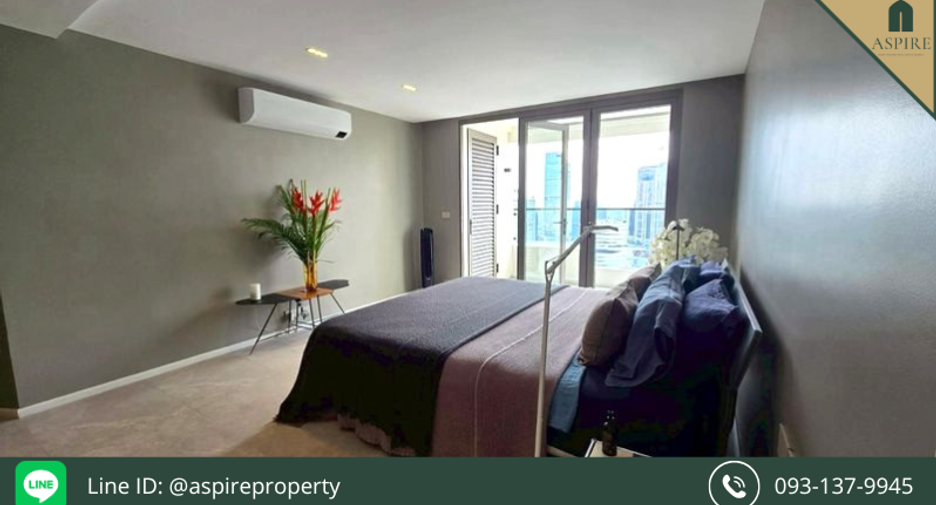 For sale 4 bedrooms condo in Watthana, Bangkok