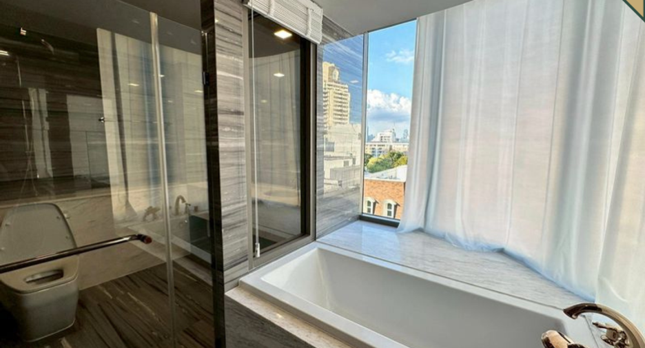 Condo en alquiler de 3 habitaciones en Watthana, Bangkok