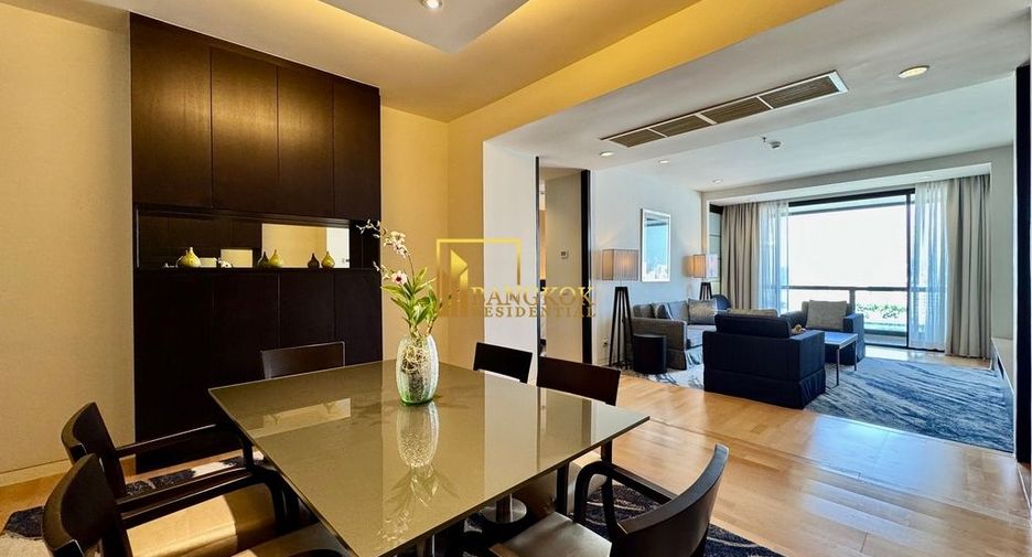 Apartamento con servicios en alquiler de 3 habitaciones en Khlong Toei, Bangkok