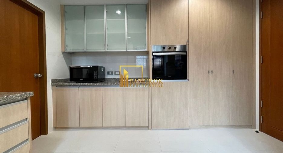 For rent 5 bedrooms apartment in Khlong Toei, Bangkok
