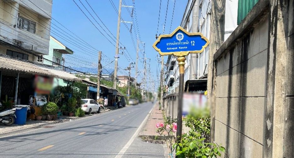 À vendre local commercial à Sam Phran, Nakhon Pathom