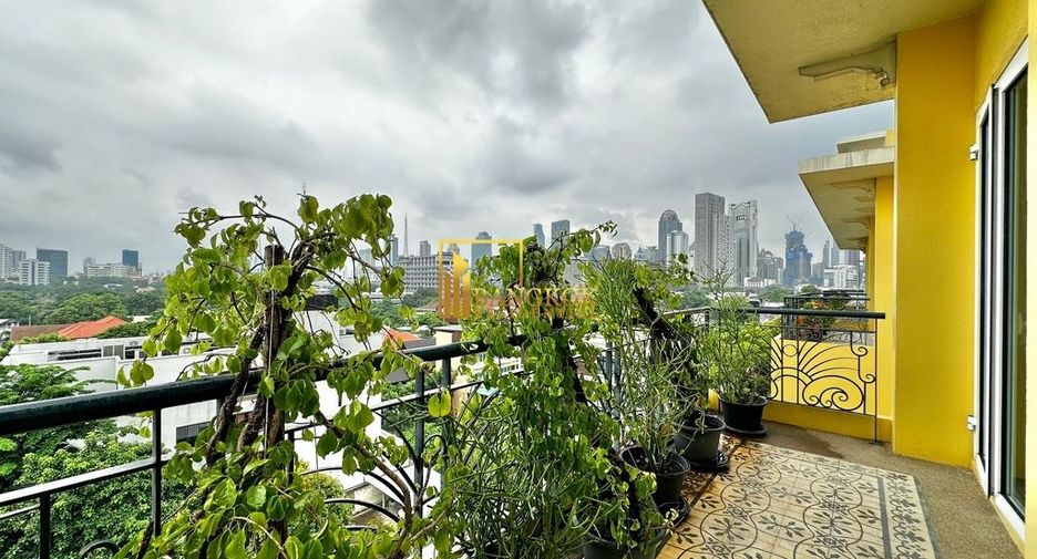 À louer 3 chambres condo à Sathon, Bangkok
