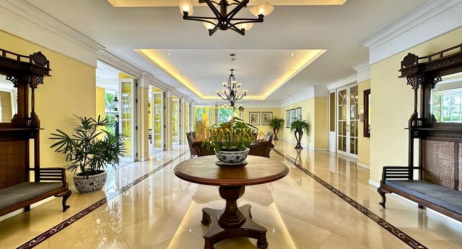 À louer 3 chambres condo à Sathon, Bangkok