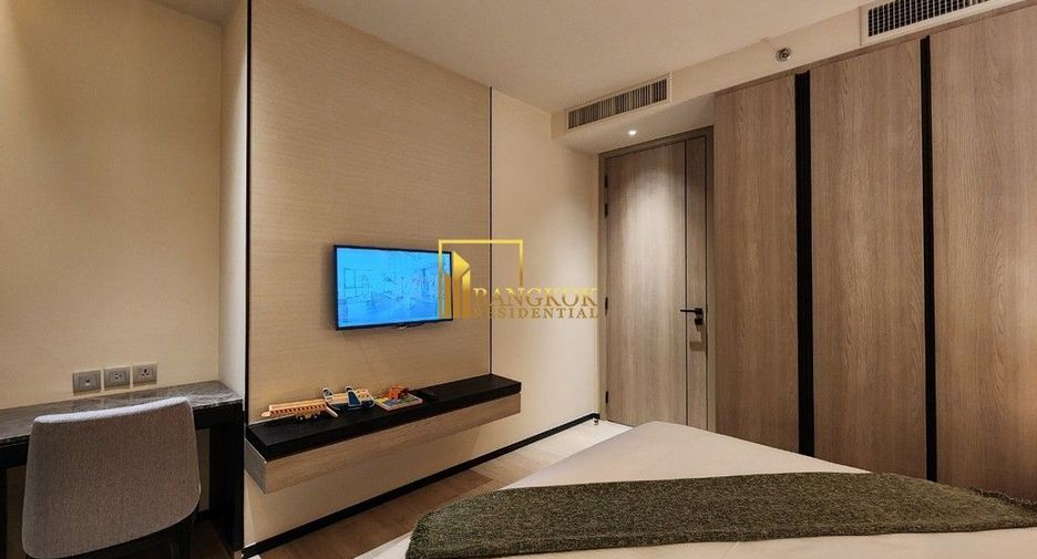 À louer 3 chambres appartement avec services à Khlong Toei, Bangkok