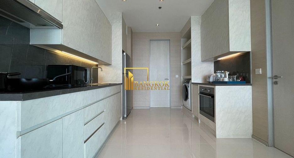 For rent 3 bedrooms serviced apartment in Watthana, Bangkok