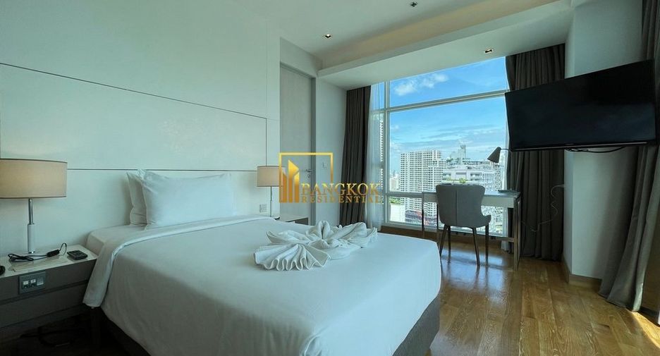 For rent 3 bedrooms serviced apartment in Watthana, Bangkok