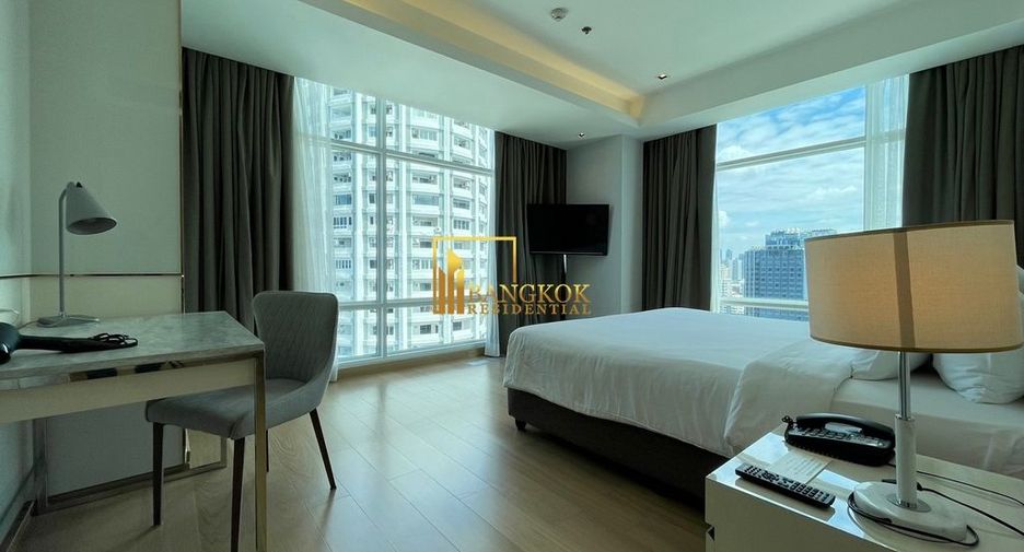 For rent 3 bedrooms serviced apartment in Watthana, Bangkok