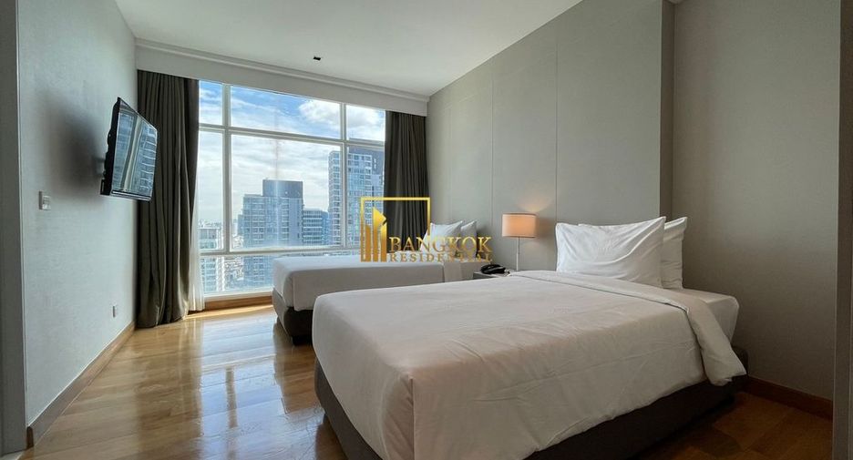 For rent 3 bedrooms serviced apartment in Watthana, Bangkok