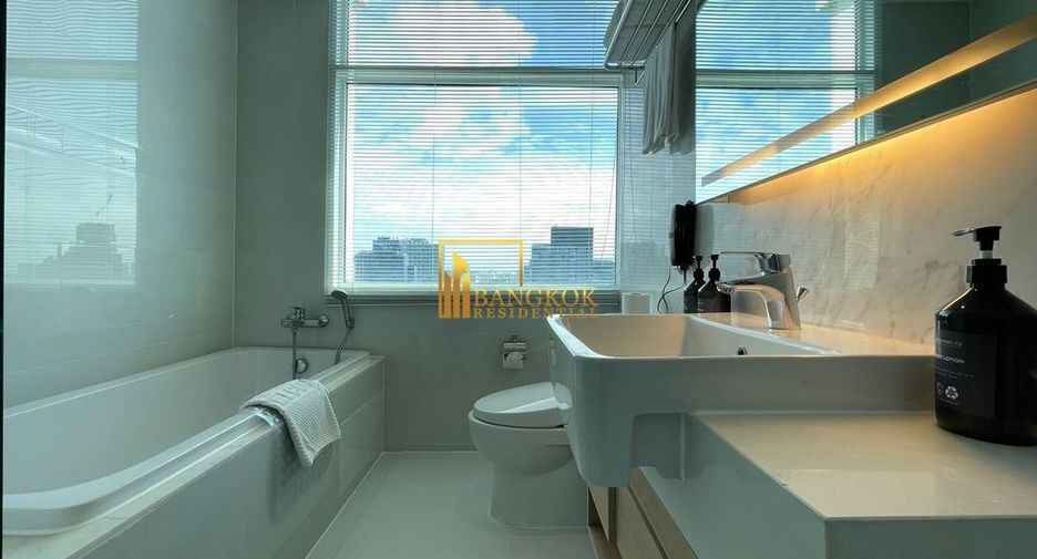 For rent 3 bedrooms serviced apartment in Watthana, Bangkok