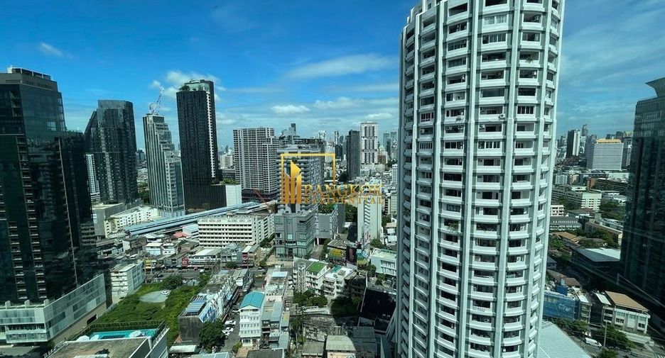 For rent 3 bedrooms serviced apartment in Watthana, Bangkok