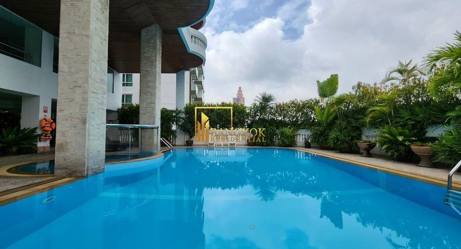 Apartment zur Miete mit 4 Zimmer in Khlong Toei, Bangkok