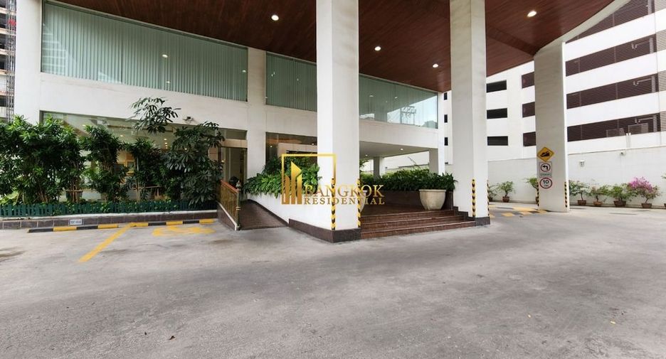 Apartment zur Miete mit 4 Zimmer in Khlong Toei, Bangkok