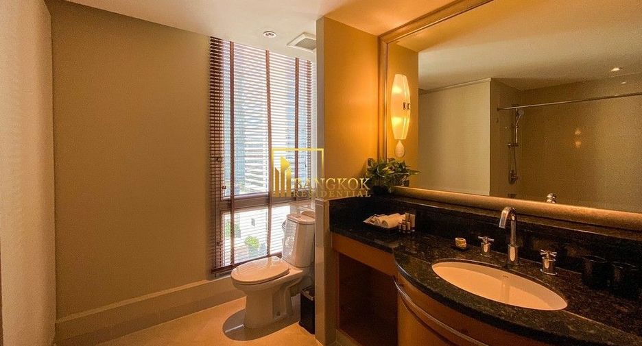 For rent 3 bedrooms condo in Sathon, Bangkok