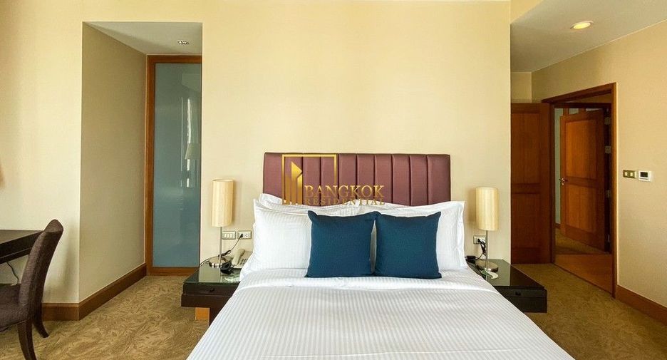 For rent 3 bedrooms condo in Sathon, Bangkok