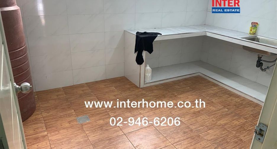 For sale 4 bedrooms townhouse in Khan Na Yao, Bangkok