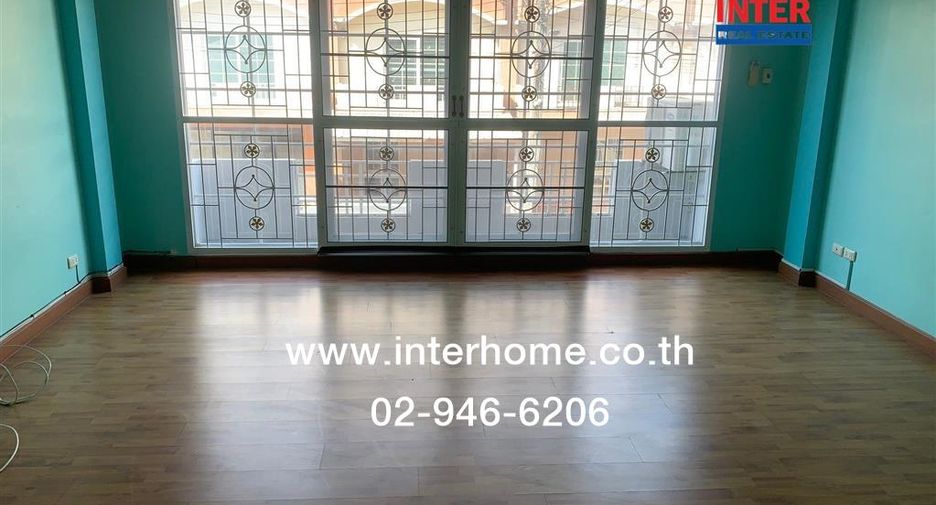 For sale 4 bedrooms townhouse in Khan Na Yao, Bangkok
