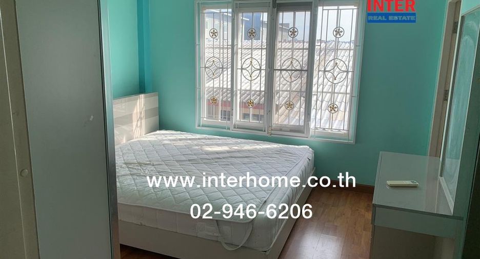 For sale 4 bedrooms townhouse in Khan Na Yao, Bangkok