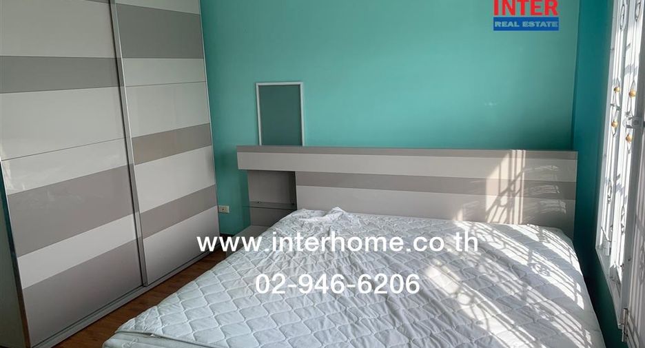 For sale 4 bedrooms townhouse in Khan Na Yao, Bangkok