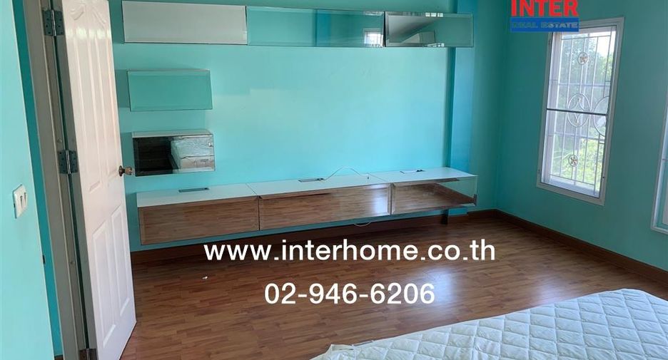For sale 4 bedrooms townhouse in Khan Na Yao, Bangkok