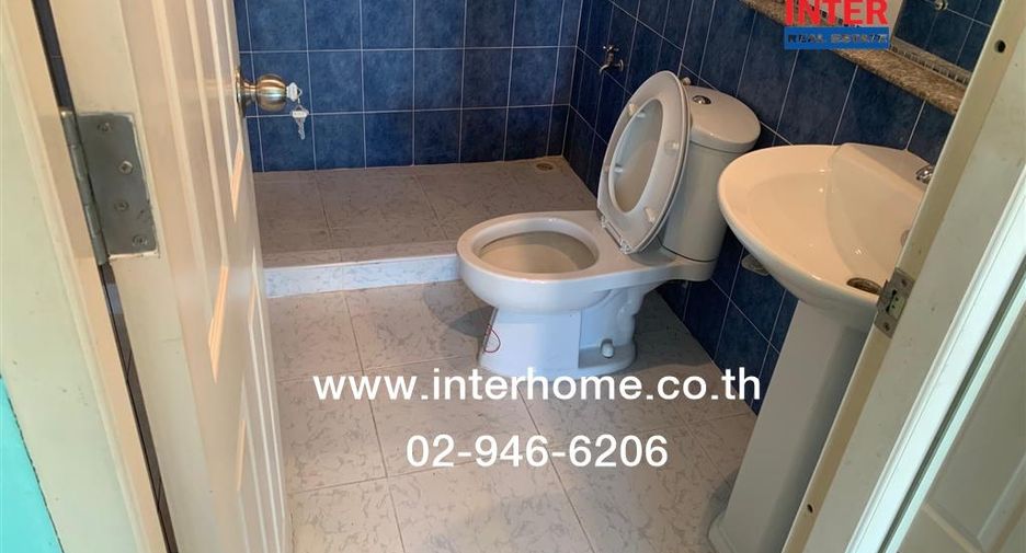 For sale 4 bedrooms townhouse in Khan Na Yao, Bangkok