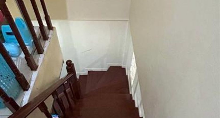 Casa adosada en venta de 3 habitaciones en Lam Luk Ka, Pathum Thani