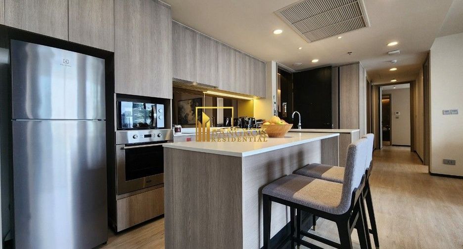 À louer 2 chambres appartement avec services à Khlong Toei, Bangkok