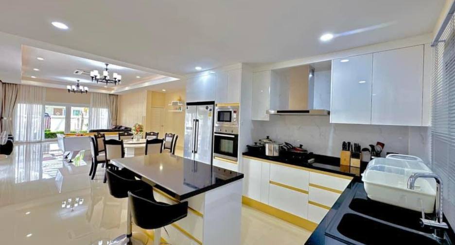 Villa en venta de 4 habitaciones en Bang Saray, Pattaya